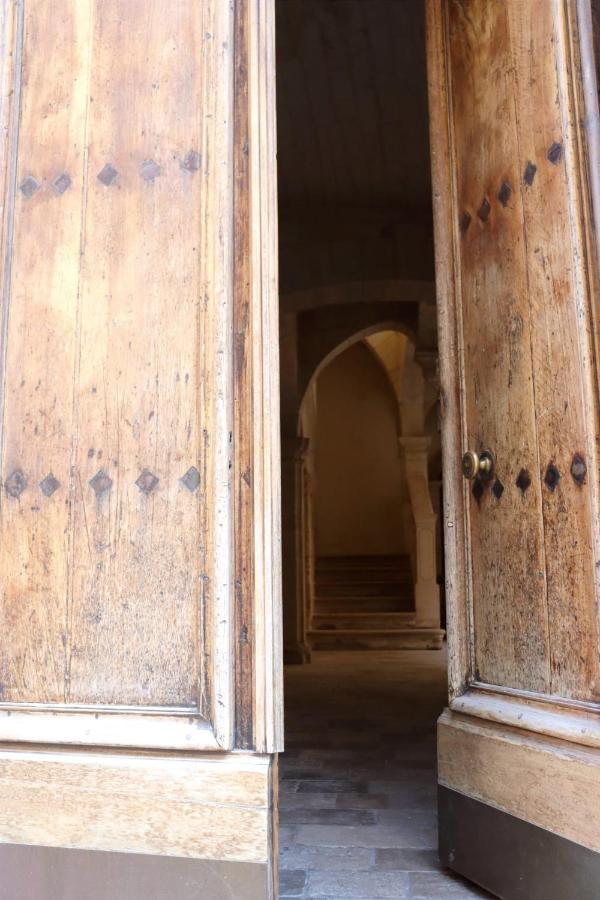 Uzes, Au Coeur Du Centre Medieval La Boussole D'Uzes, Appartement De Caractere Du XVII -Eme Siecle Uzès Exterior foto